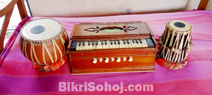 হারমনি, এক সেট ডুগি তবলা